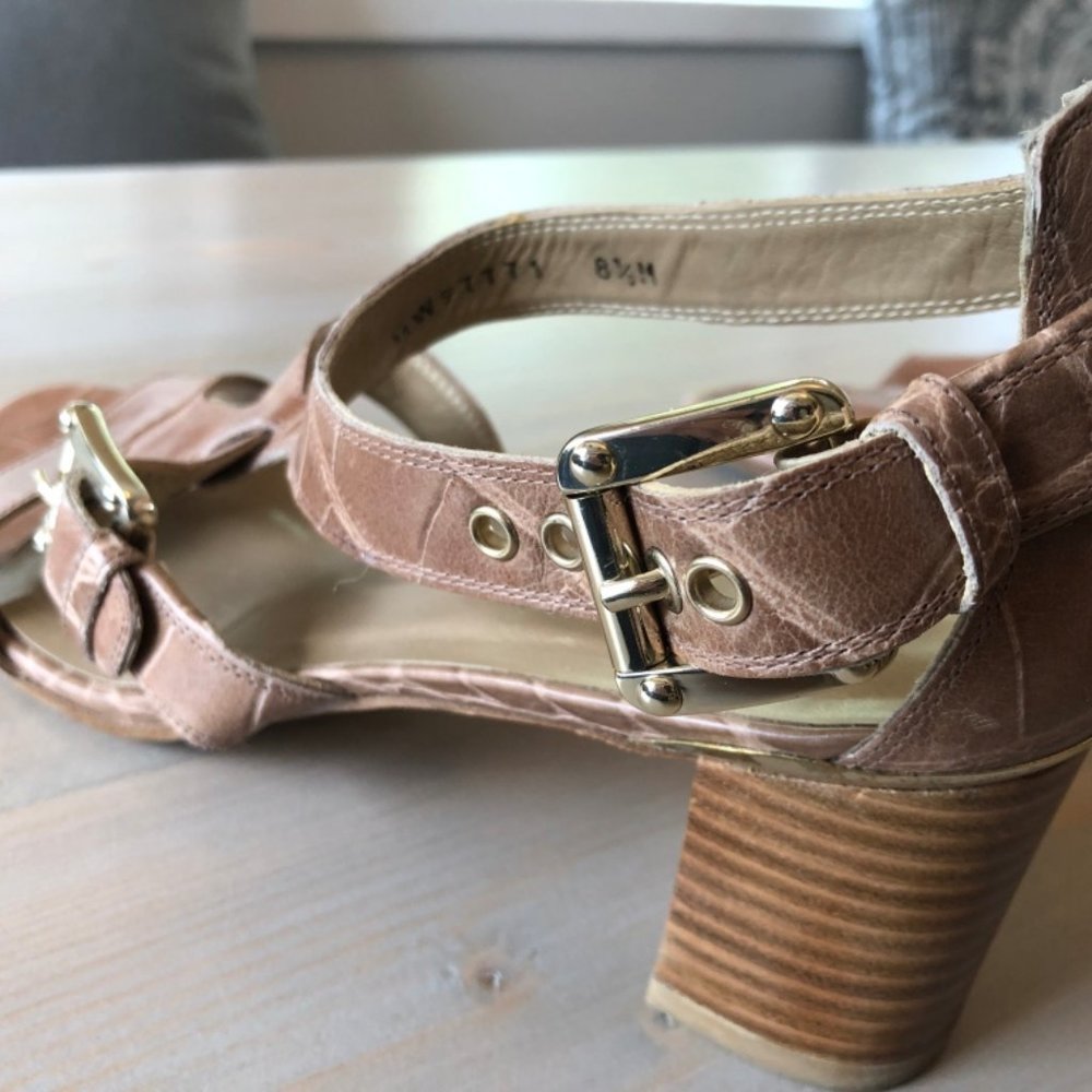 Stuart Weitzman Rimactivity Croco Leather Sandal - Picture 10 of 10
